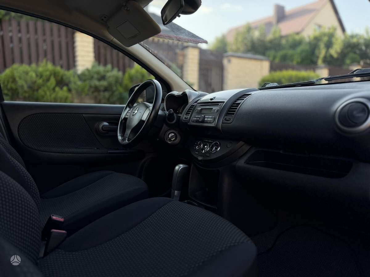 Nissan Note, 1.6 l., hatchback
