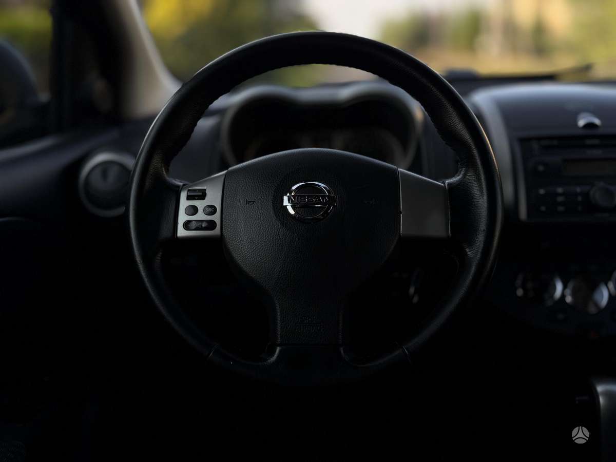 Nissan Note, 1.6 l., hatchback