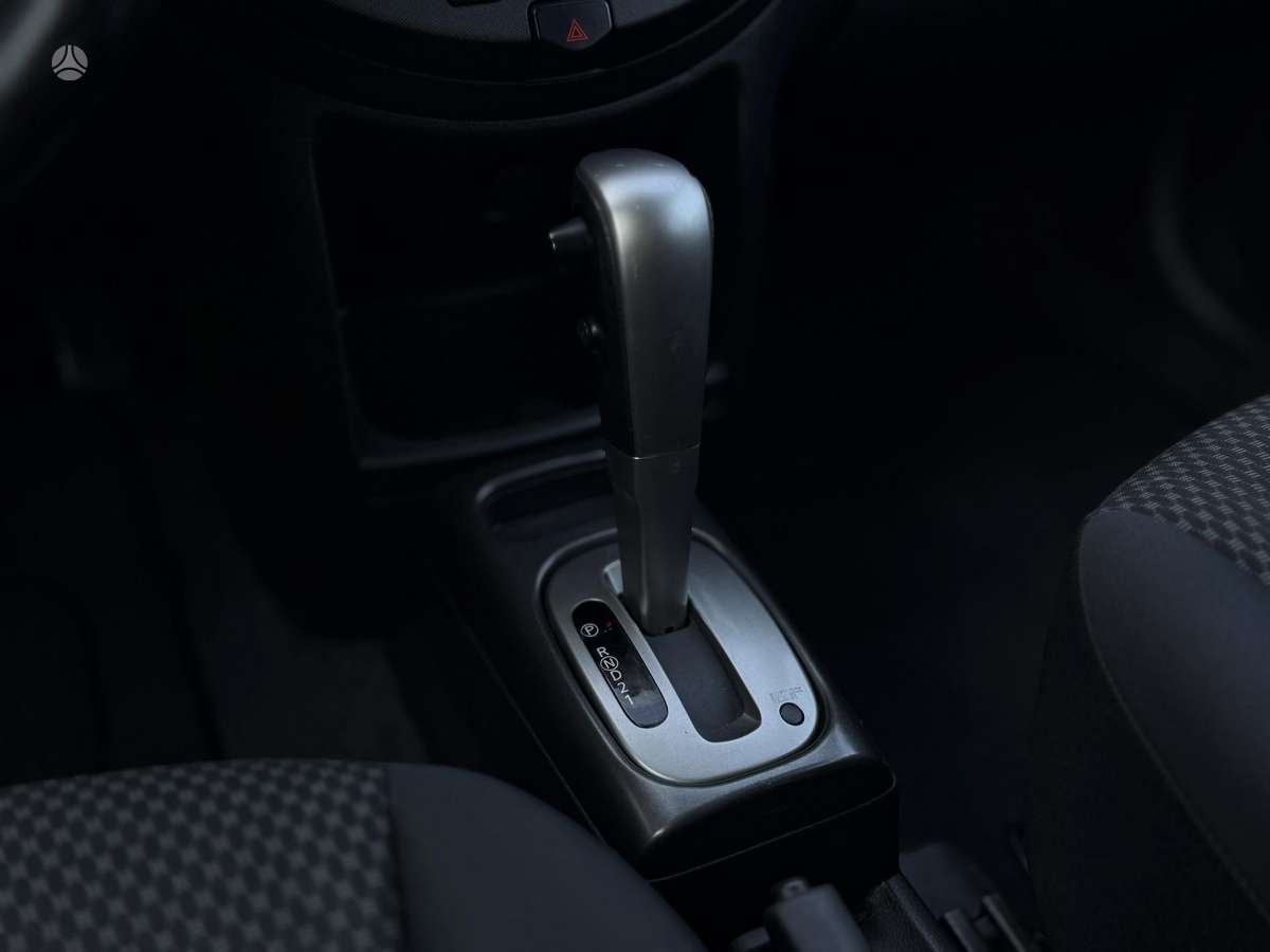 Nissan Note, 1.6 l., hatchback
