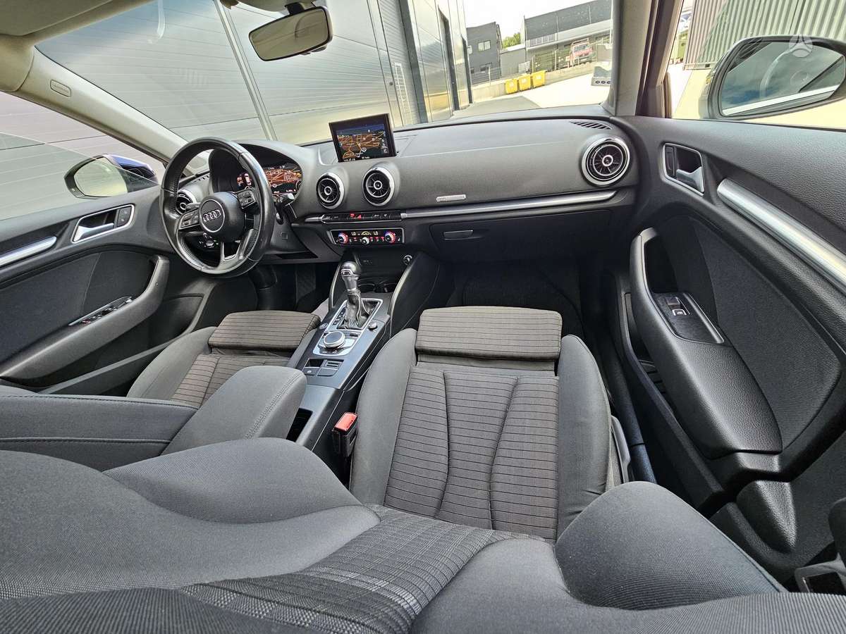 Audi A3, 1.6 l., hatchback