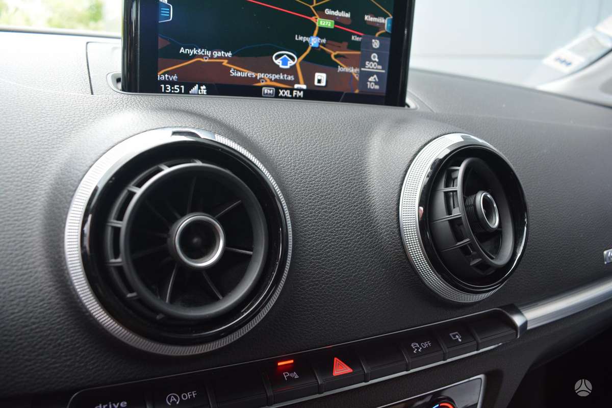 Audi A3, 1.6 l., hatchback