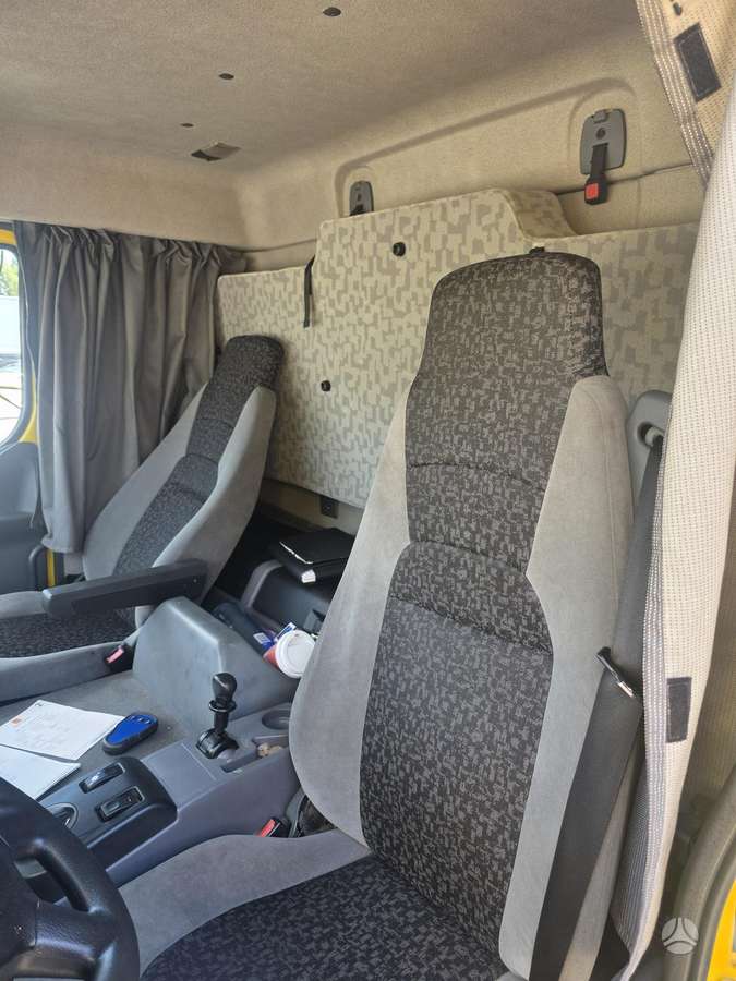 DAF 46.180, isothermal trucks