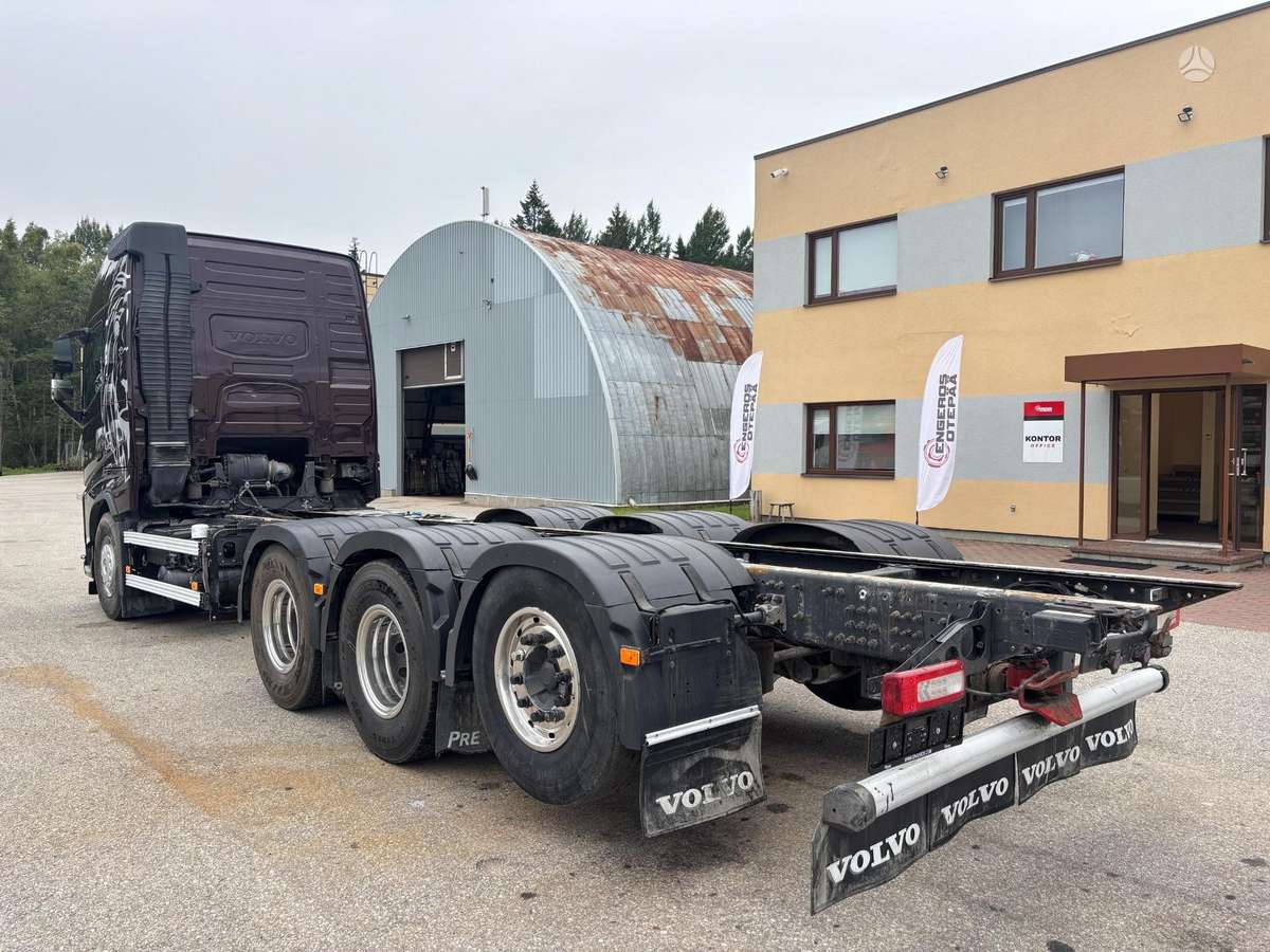 Volvo FH540, шасси