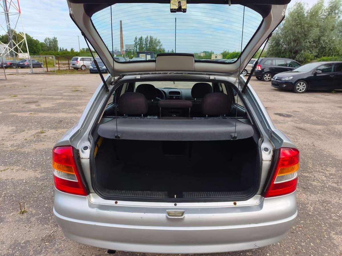 Opel Astra, 1.6 l., hatchback