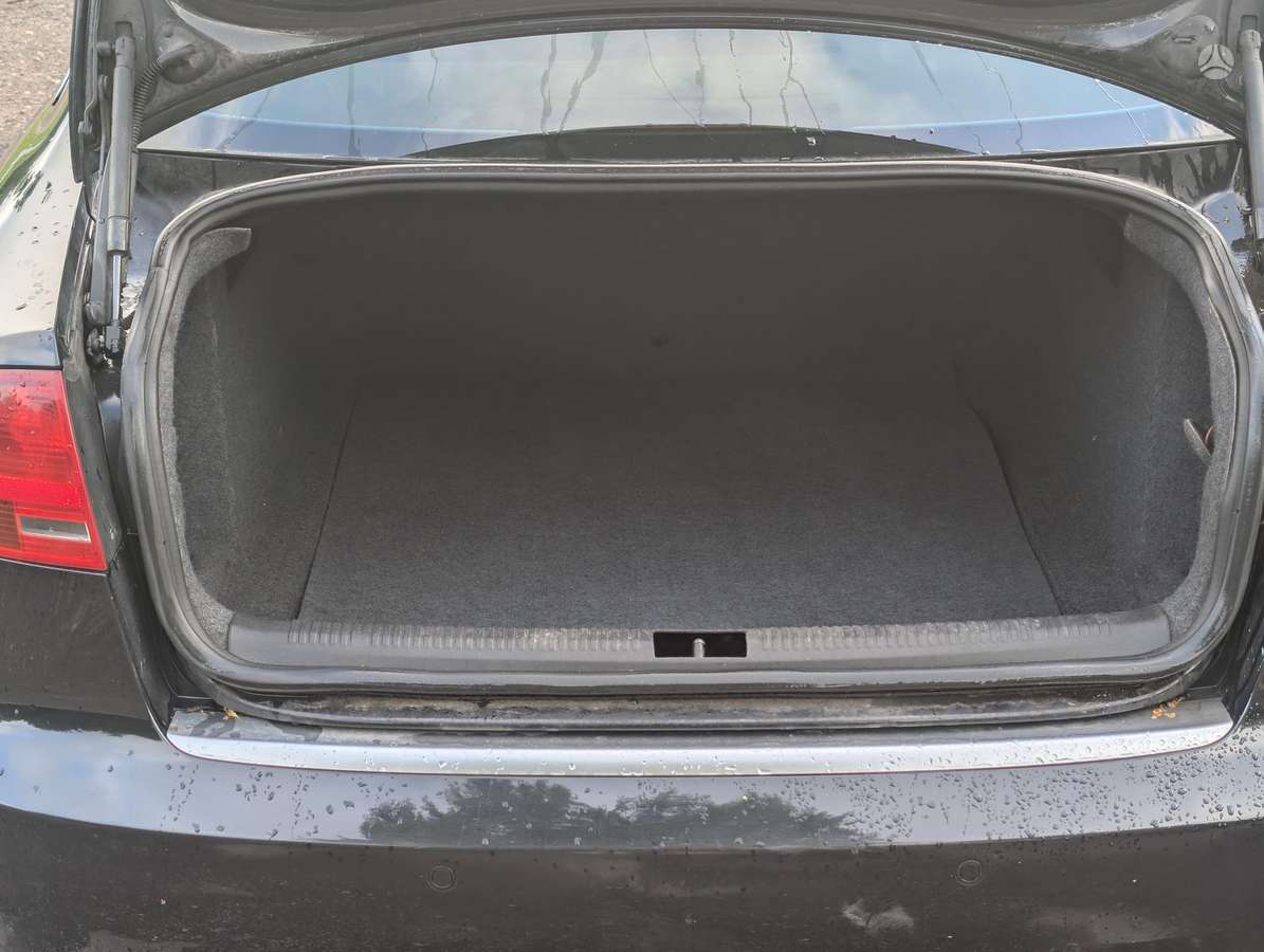 Audi A4, 2.0 l., Седан