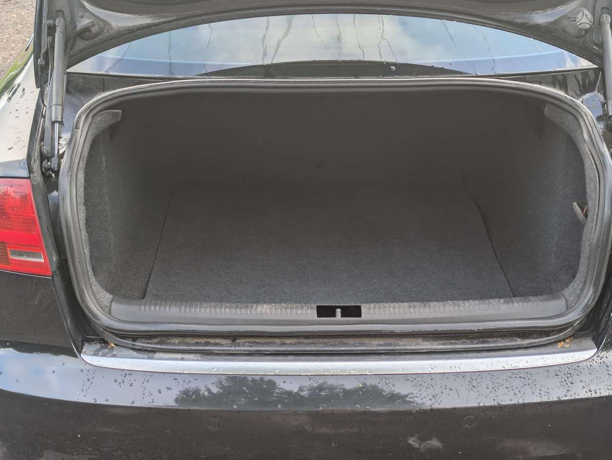 Audi A4, 2.0 l., sedanas