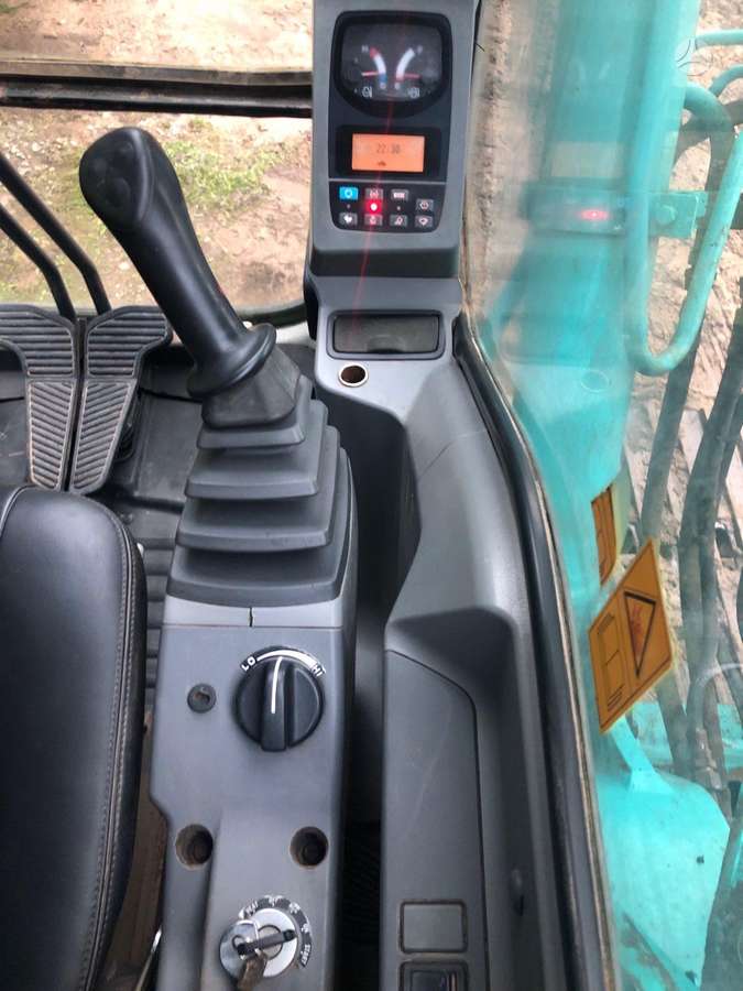 Kobelco SK170LC-6E, экскаваторы