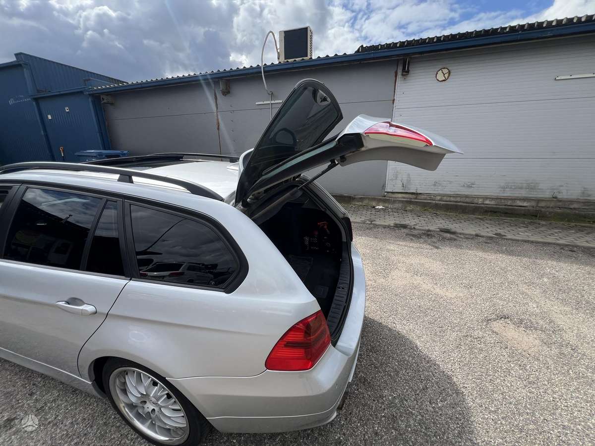 BMW 320, 2.0 l., wagon