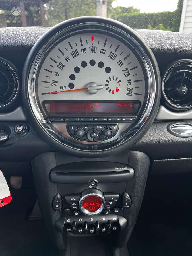 Mini Cooper, 1.6 l., hatchback