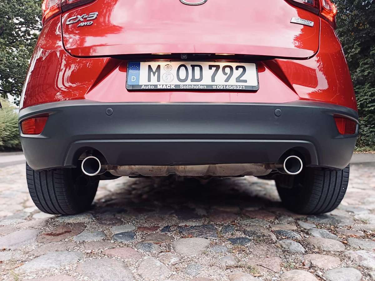 Mazda CX-3, 1.5 l., off-road / crossover