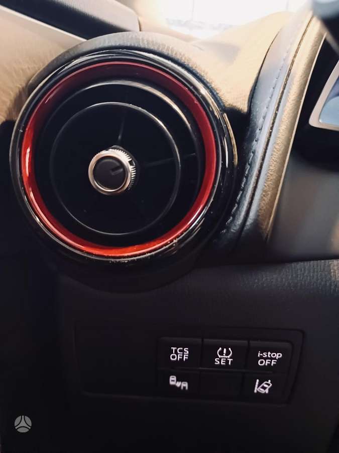 Mazda CX-3, 1.5 l., off-road / crossover