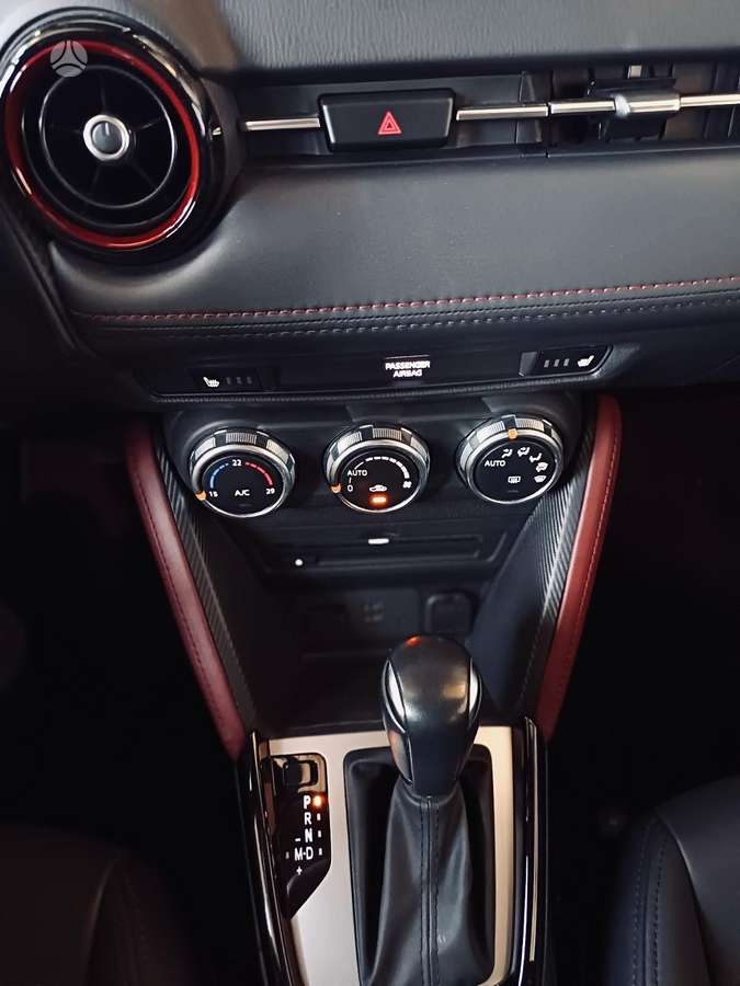 Mazda CX-3, 1.5 l., off-road / crossover
