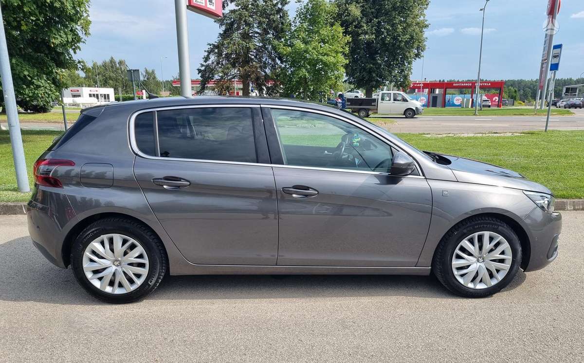 Peugeot 308 - 8