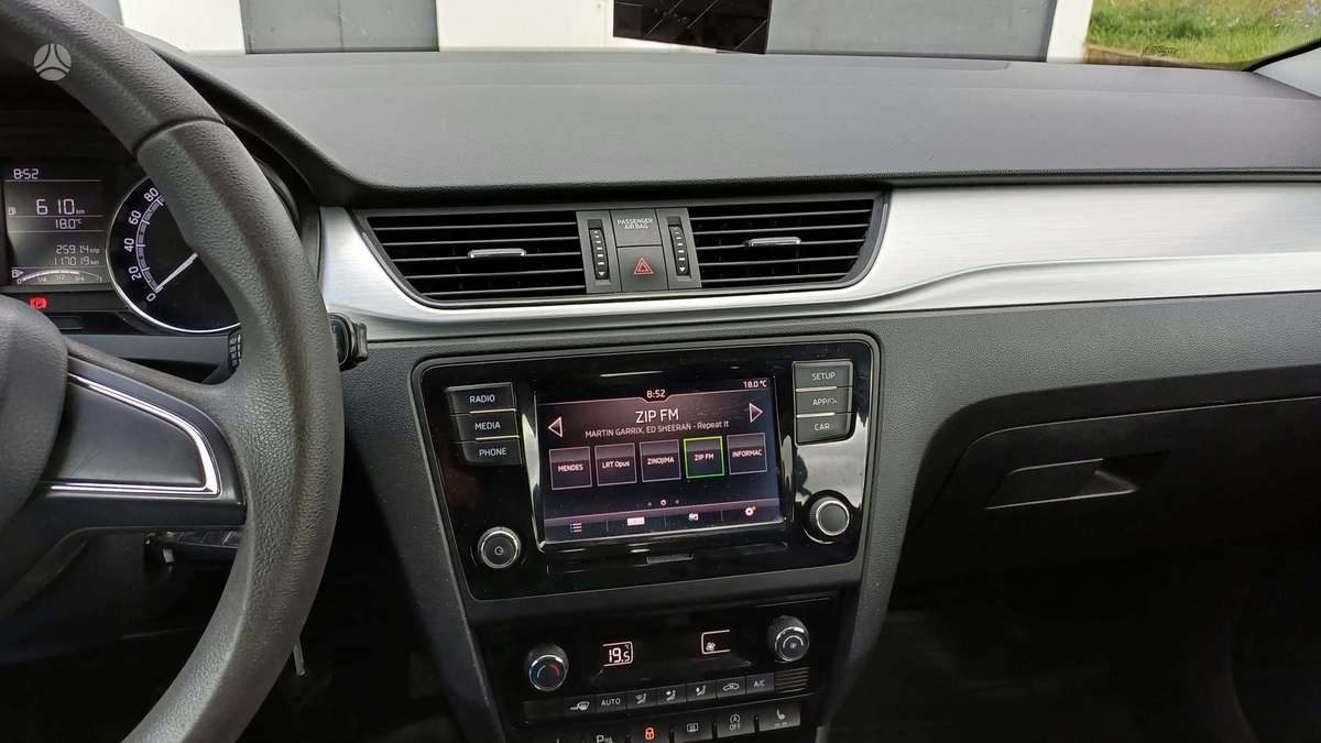 Skoda Rapid, 1.0 l., Хэтчбек