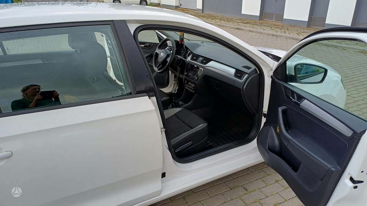 Skoda Rapid, 1.0 l., Хэтчбек