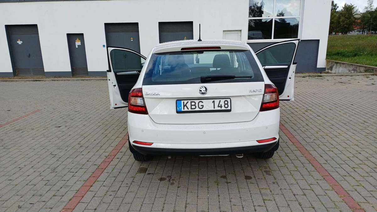 Skoda Rapid, 1.0 l., Хэтчбек