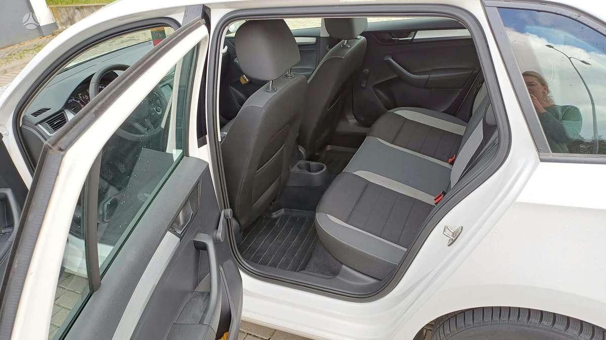 Skoda Rapid, 1.0 l., Хэтчбек