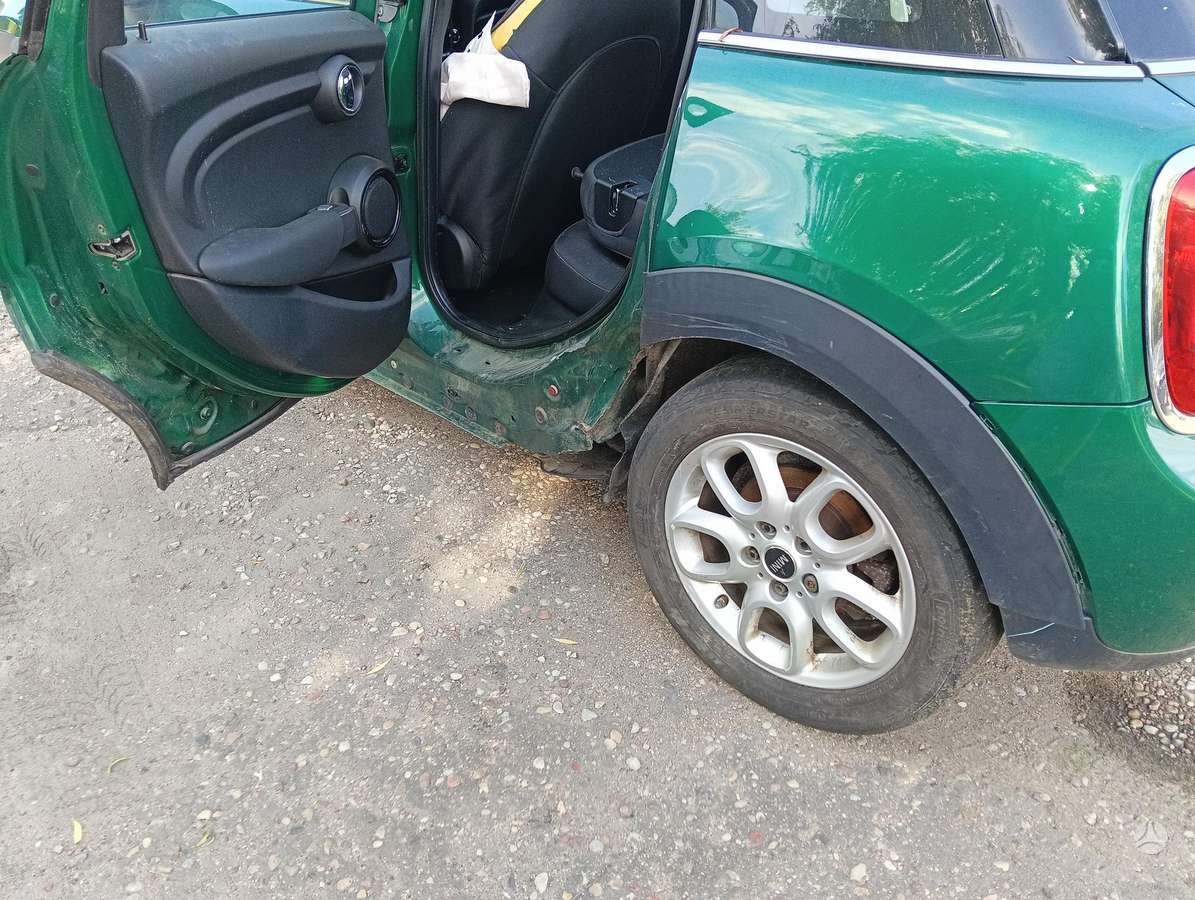 Mini Cooper, 1.5 l., hatchback