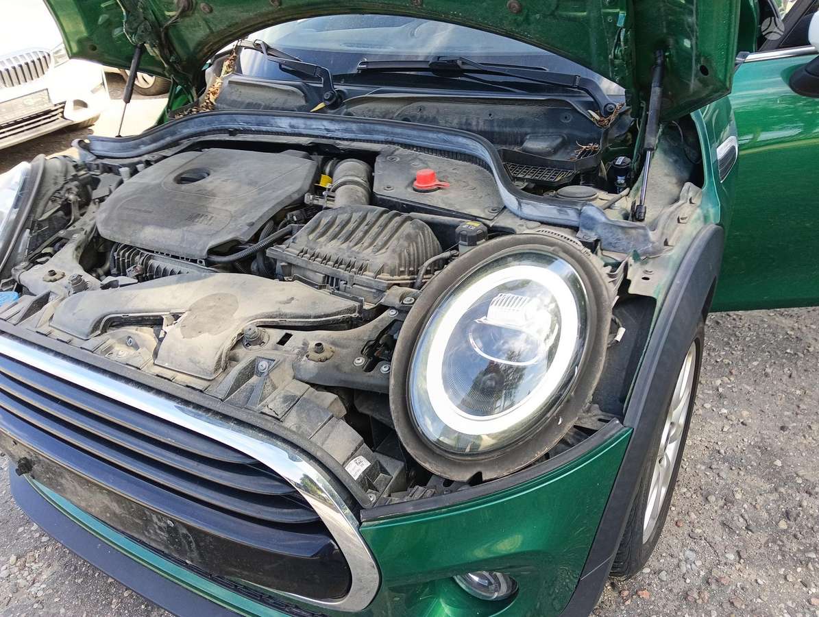 Mini Cooper, 1.5 l., hatchback