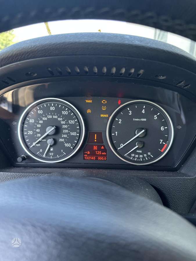 BMW X5, off-road / crossover
