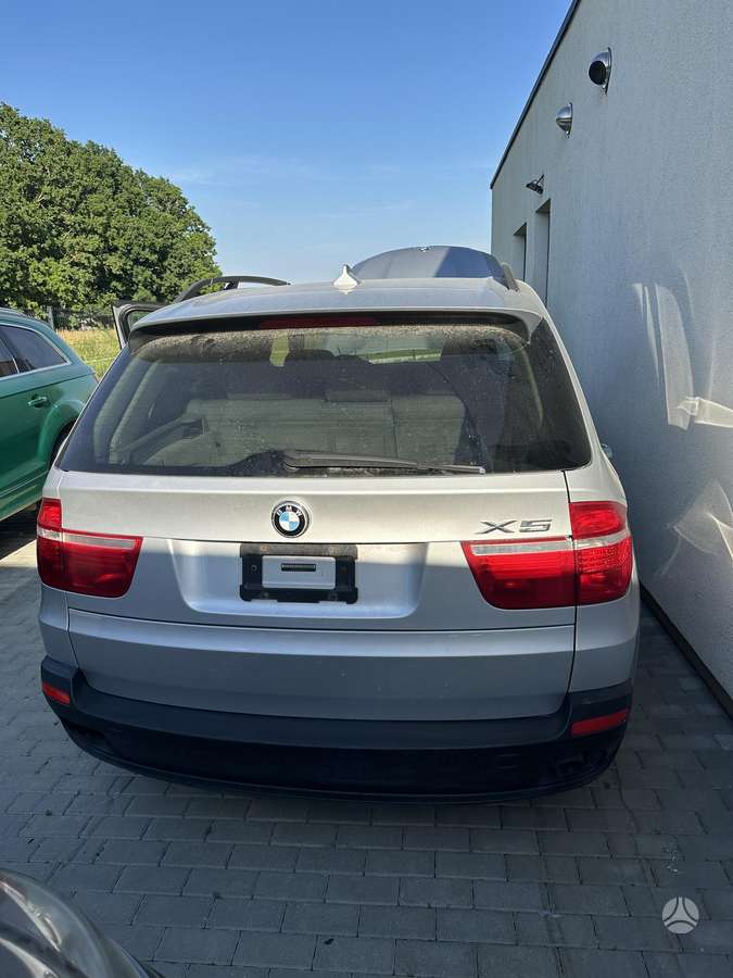 BMW X5, off-road / crossover