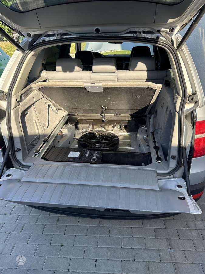 BMW X5, off-road / crossover