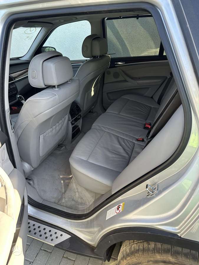 BMW X5, off-road / crossover