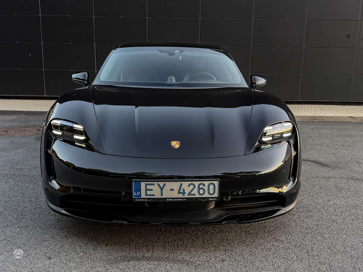 Porsche Taycan - 3