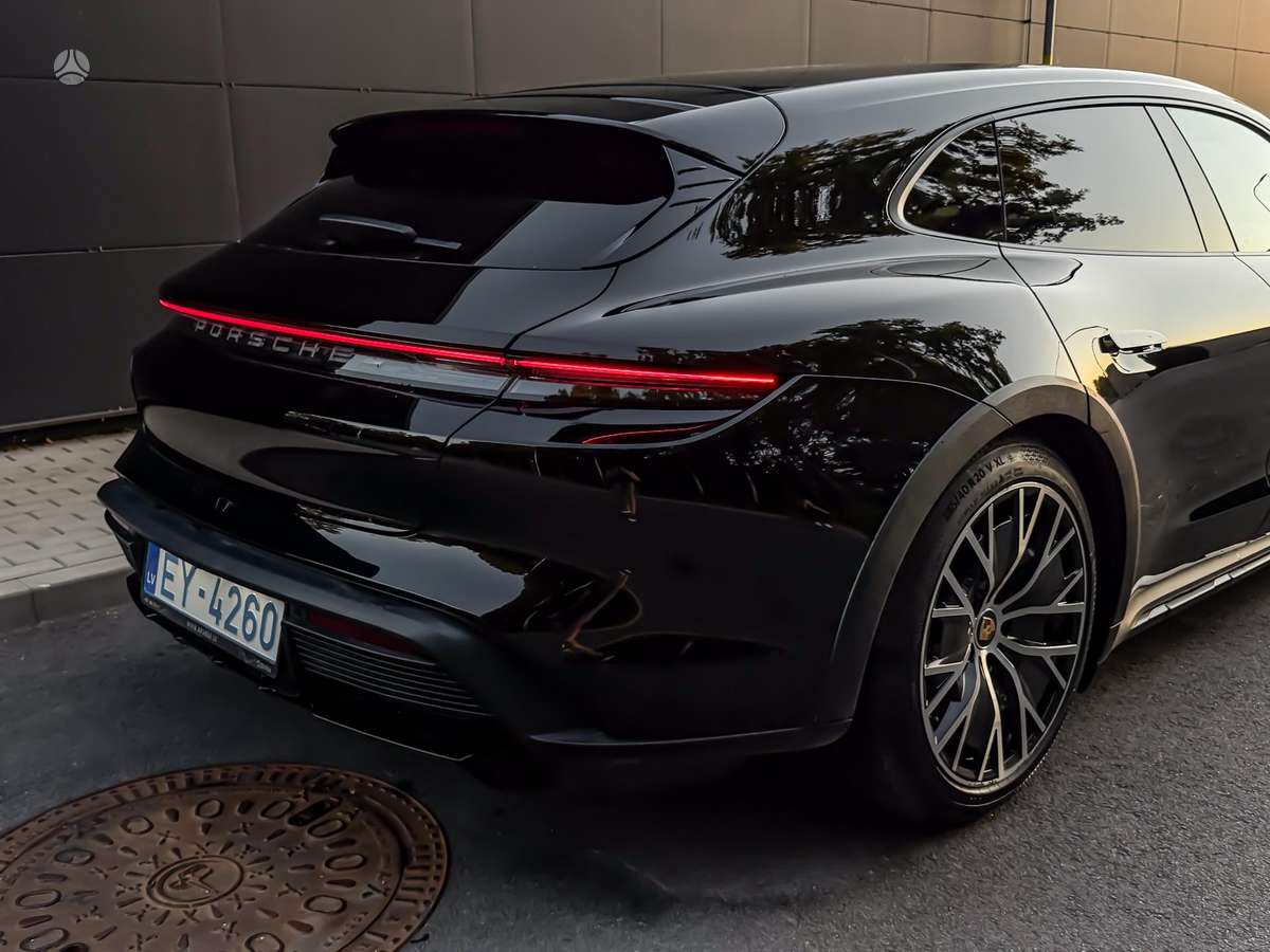 Porsche Taycan - 9