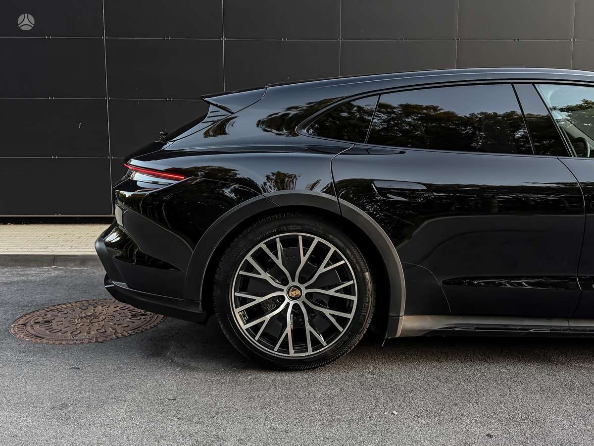 Porsche Taycan - 10