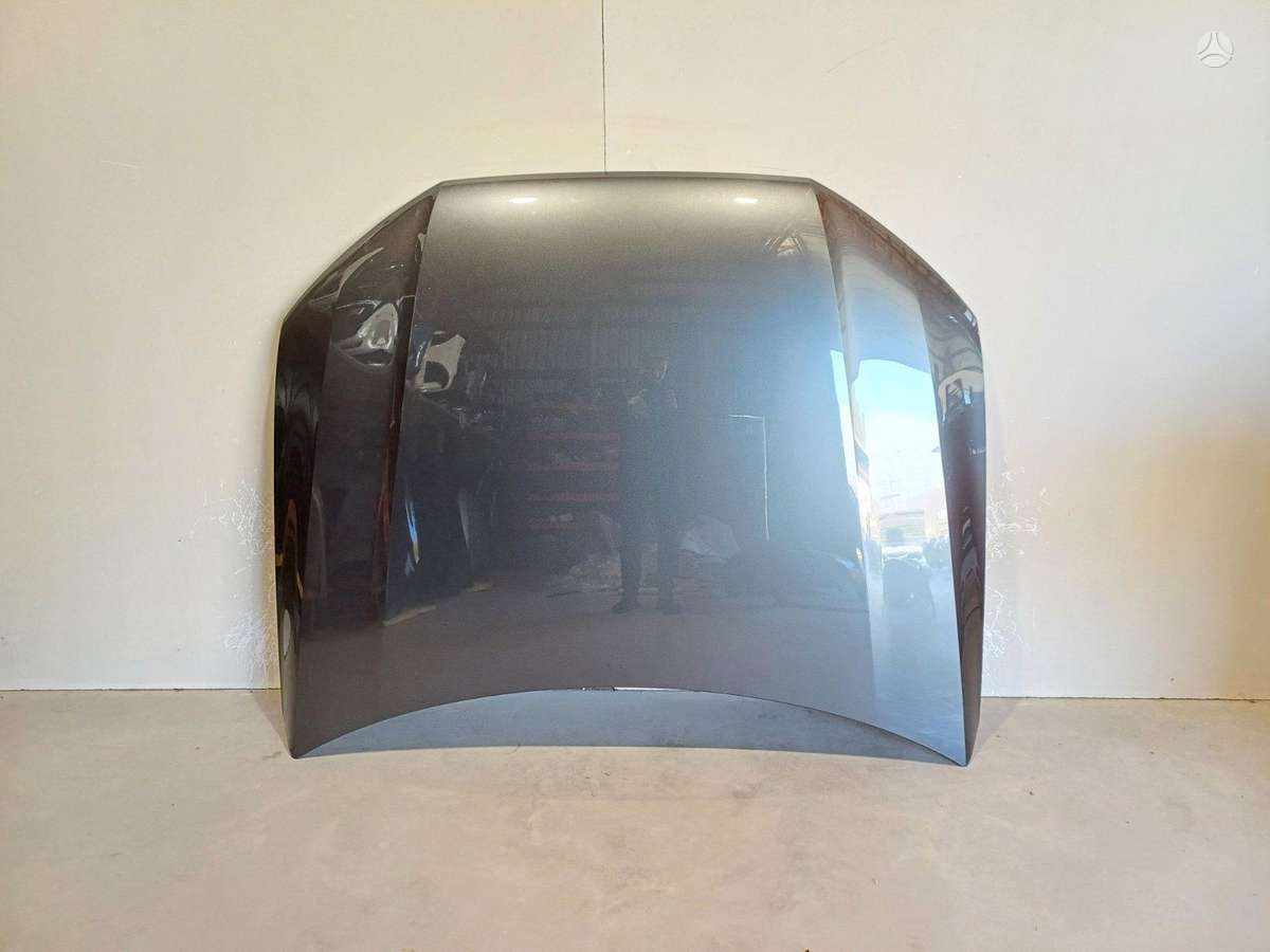 Audi Q7 hood (front, rear)