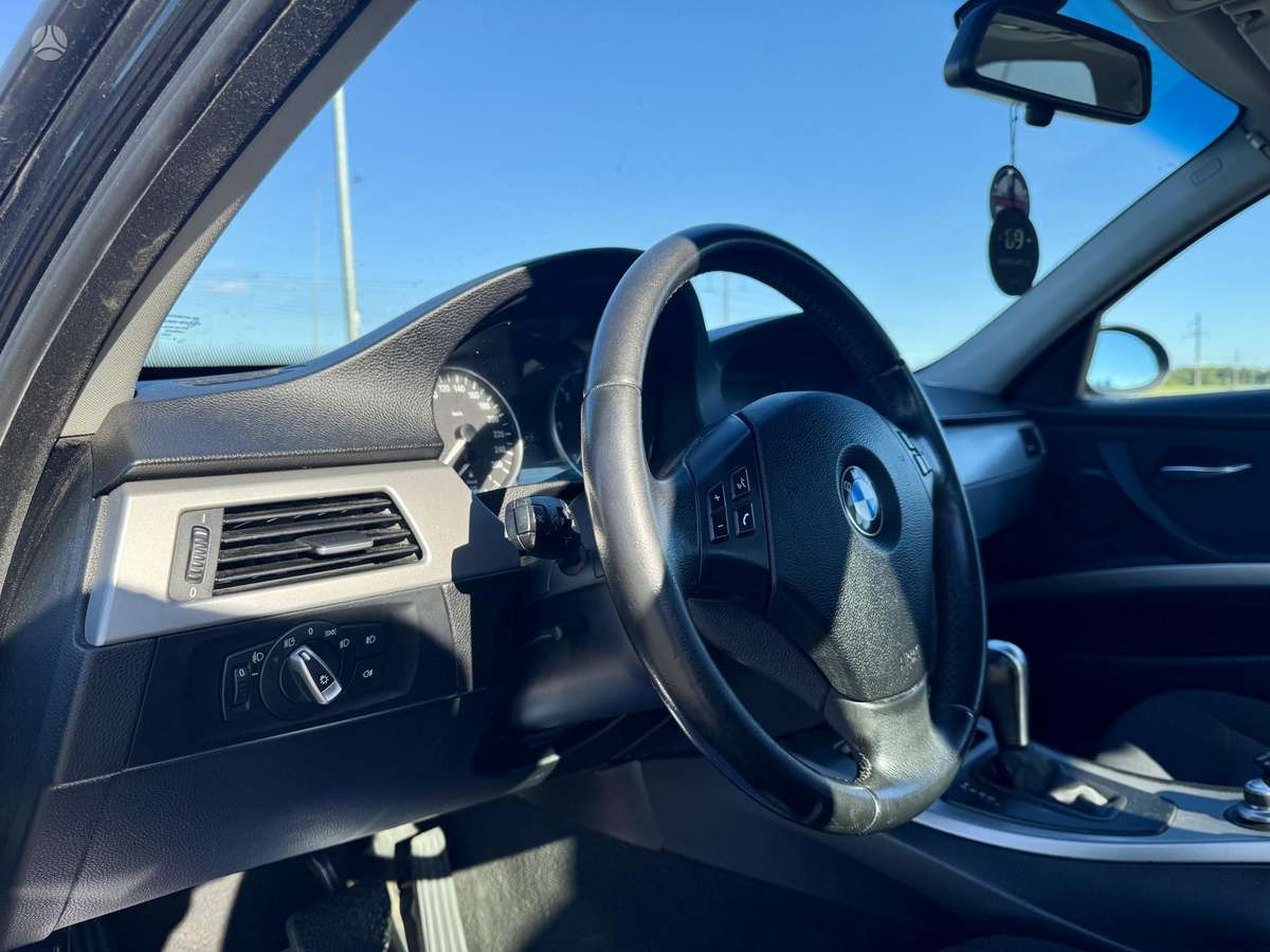 BMW 320, 2.0 l., Седан