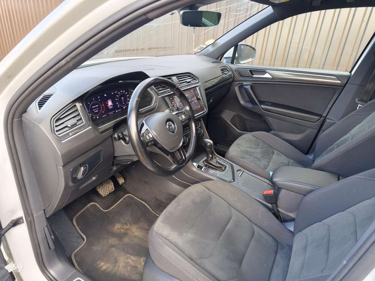 Volkswagen Tiguan - 10