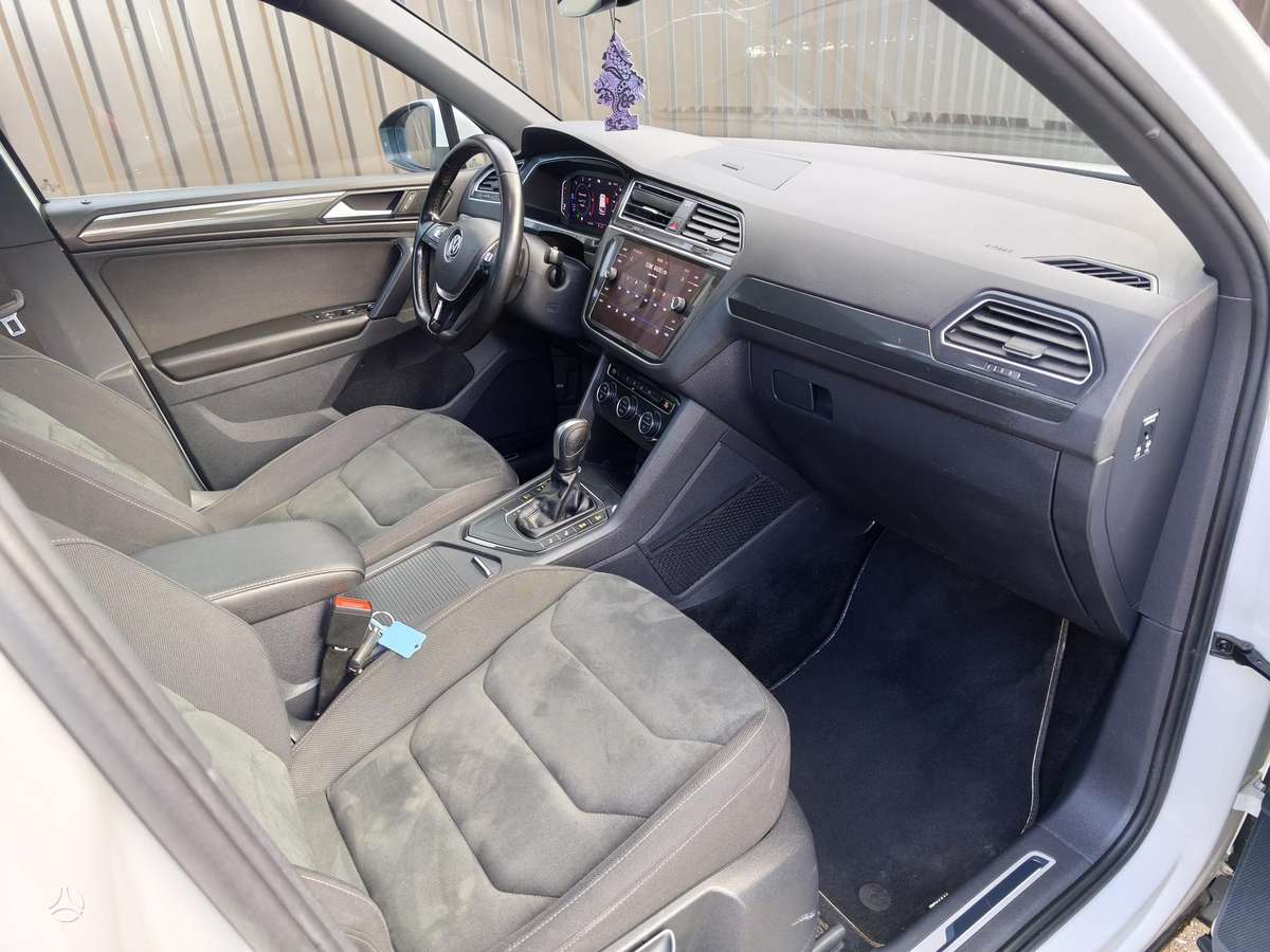 Volkswagen Tiguan - 11