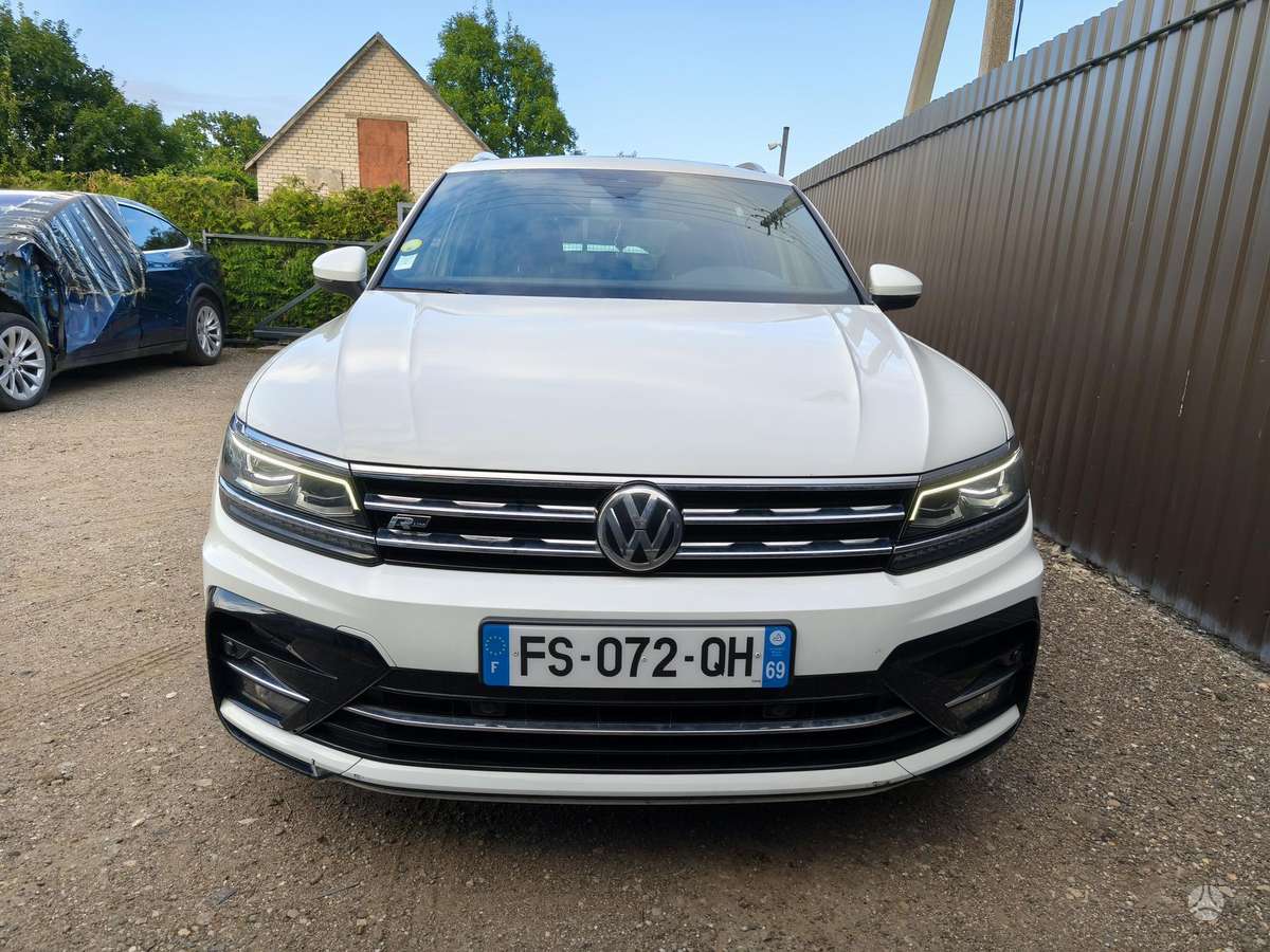 Volkswagen Tiguan - 2