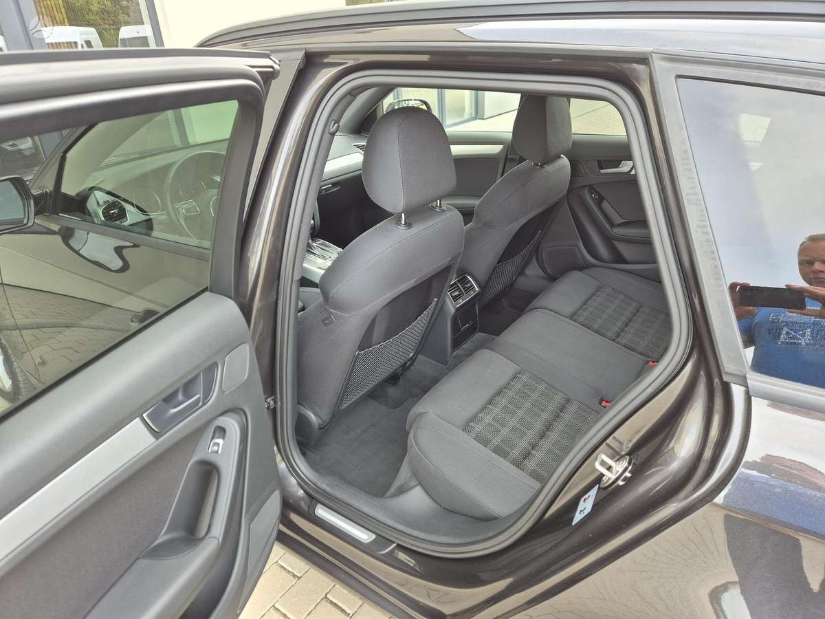 Audi A4, 3.0 l., universalas