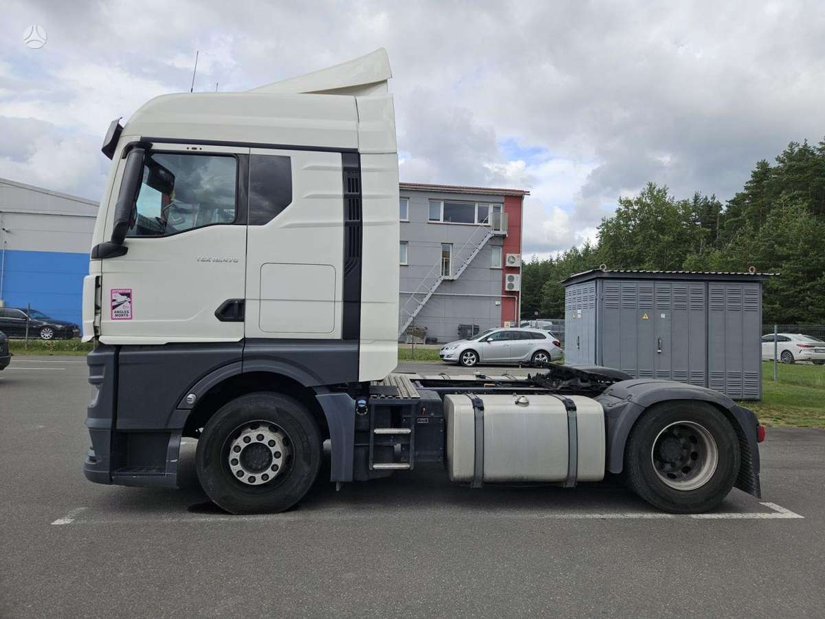 MAN TGX 18.470, double sleeper