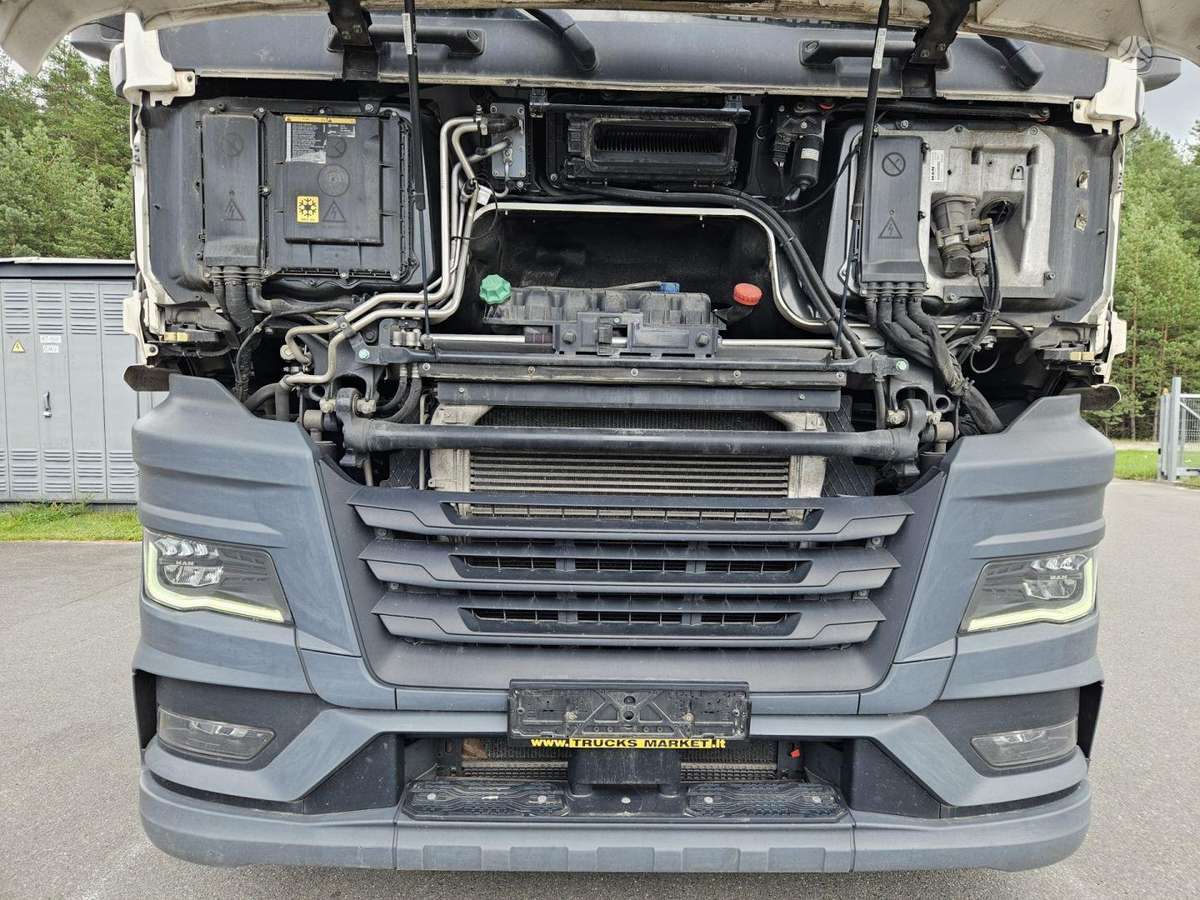 MAN TGX 18.470, double sleeper