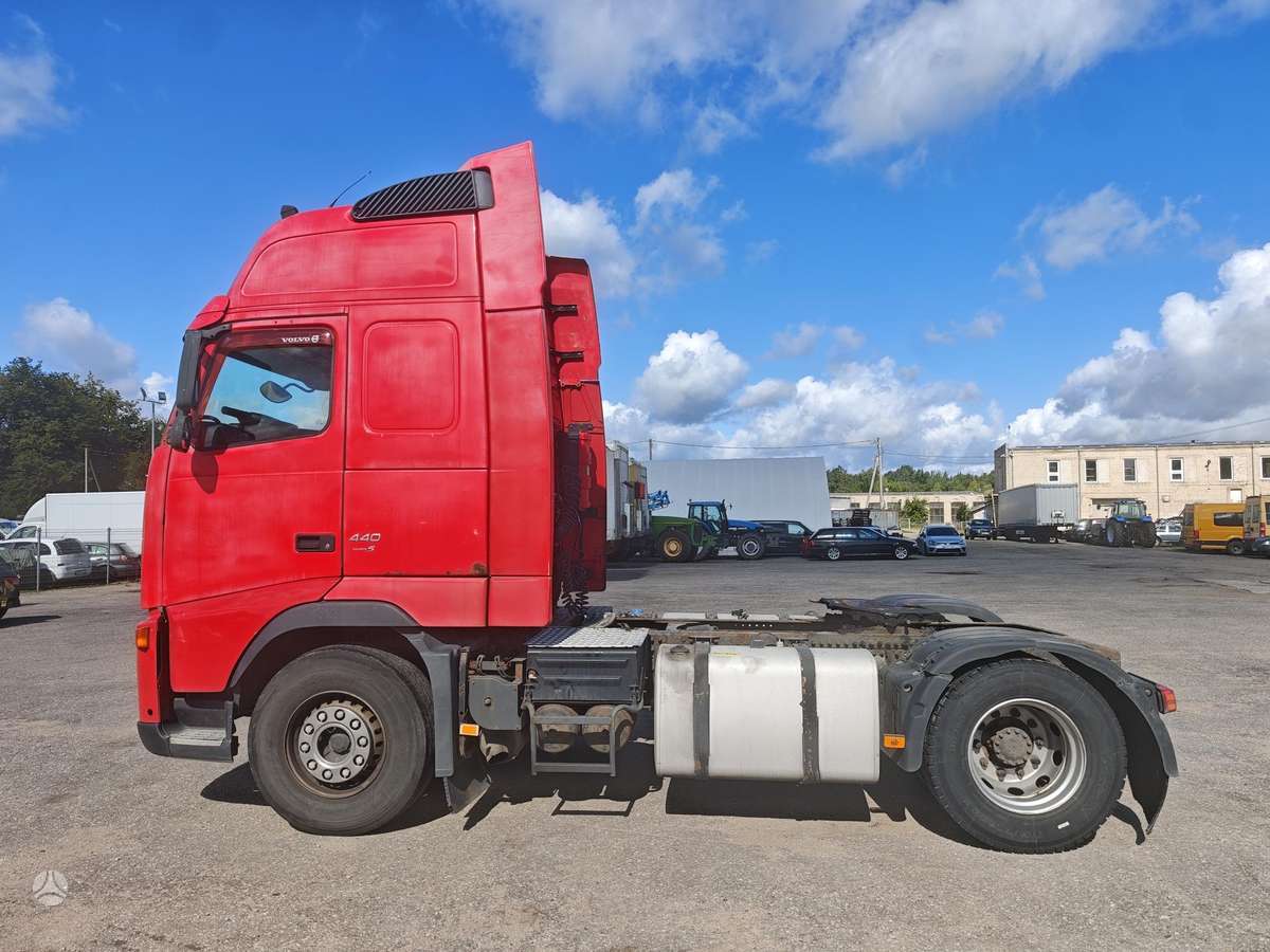 Volvo FH 440, double sleeper