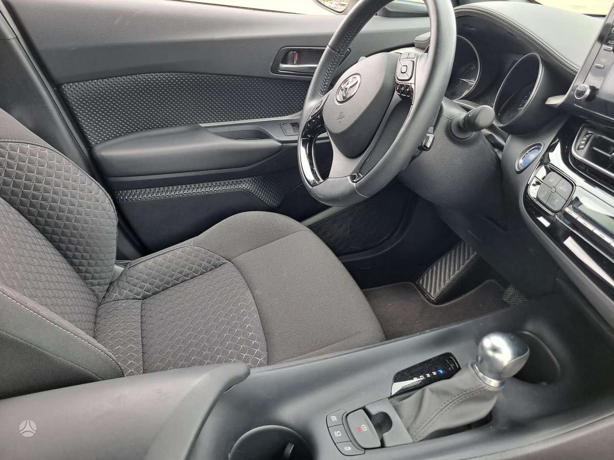 Toyota C-HR - 6