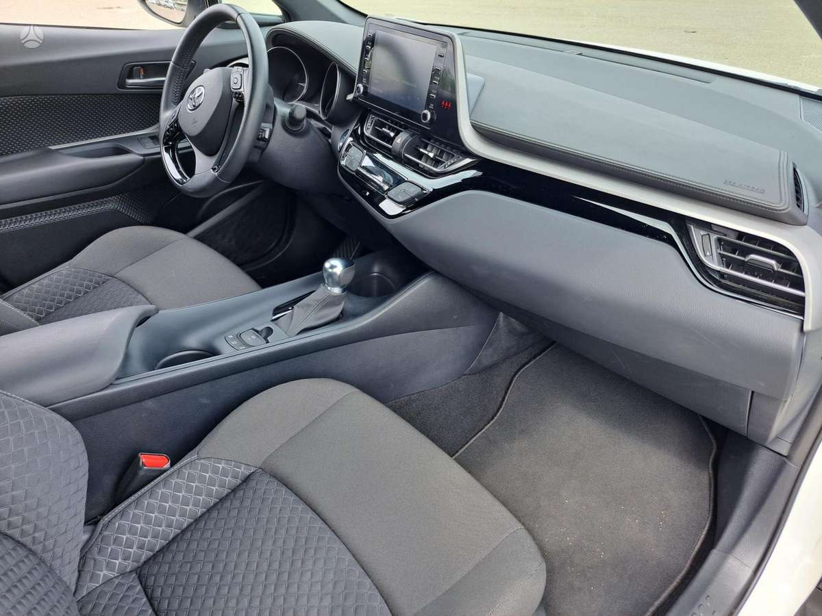 Toyota C-HR - 7