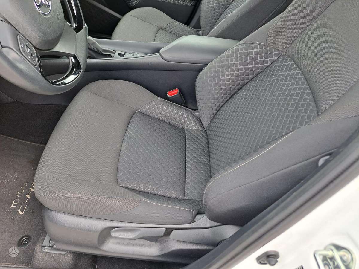 Toyota C-HR - 8