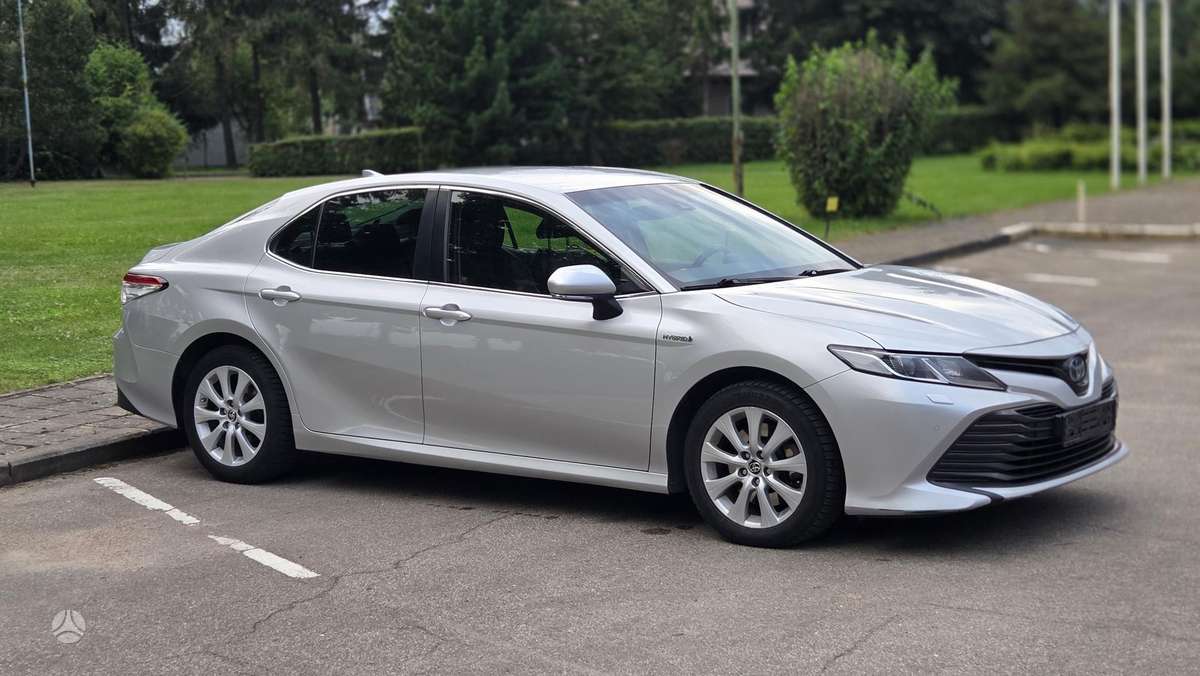 Toyota Camry - 2