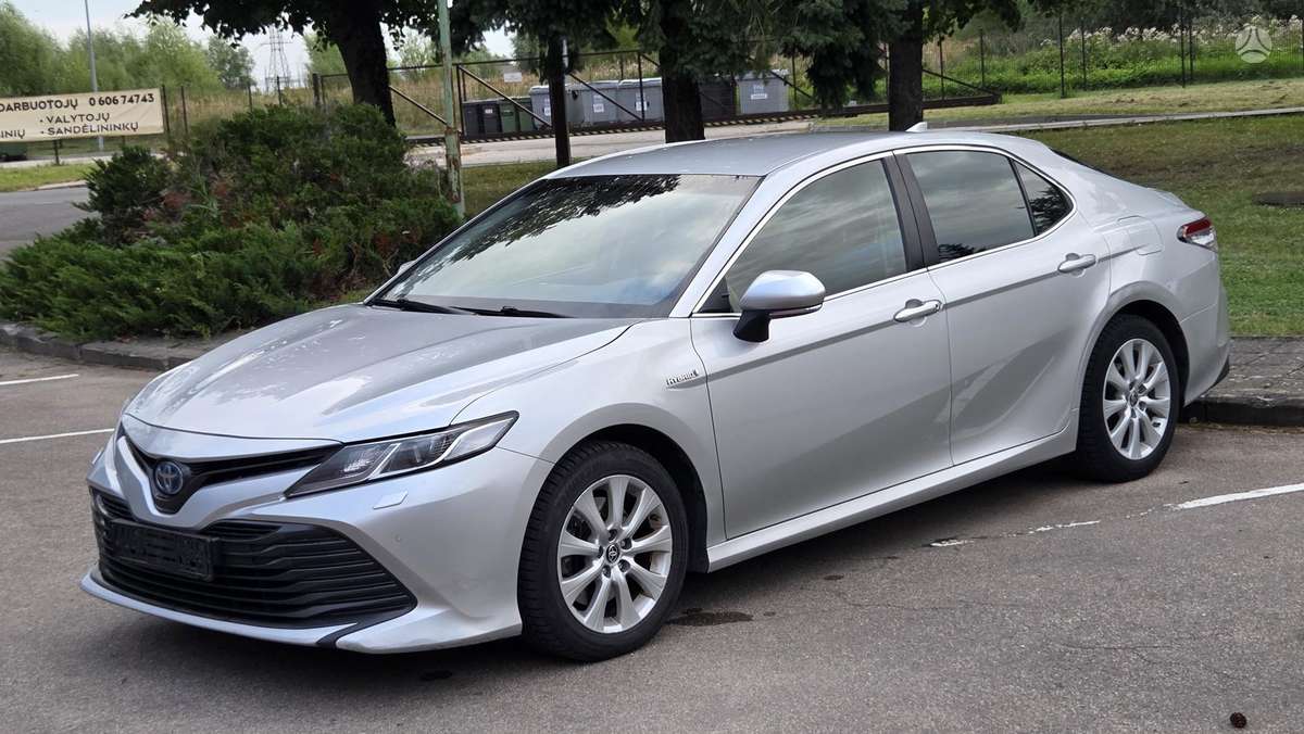 Toyota Camry - 3