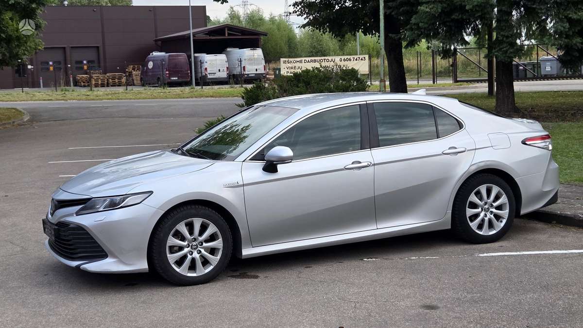 Toyota Camry - 6