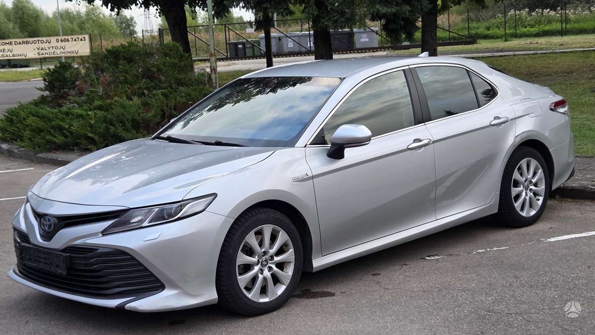 Toyota Camry - 10