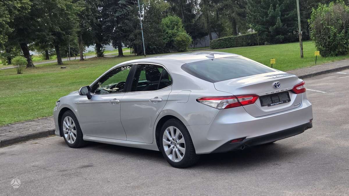 Toyota Camry - 12