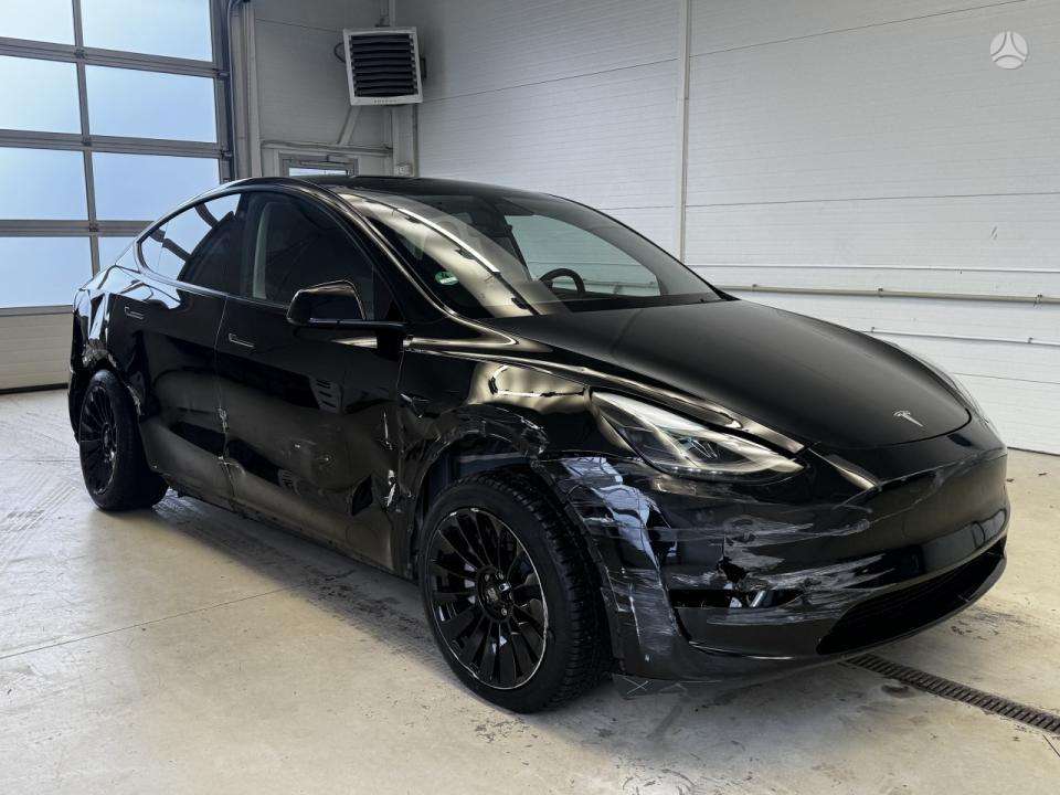 Tesla Model Y, 75 kWh, hatchback
