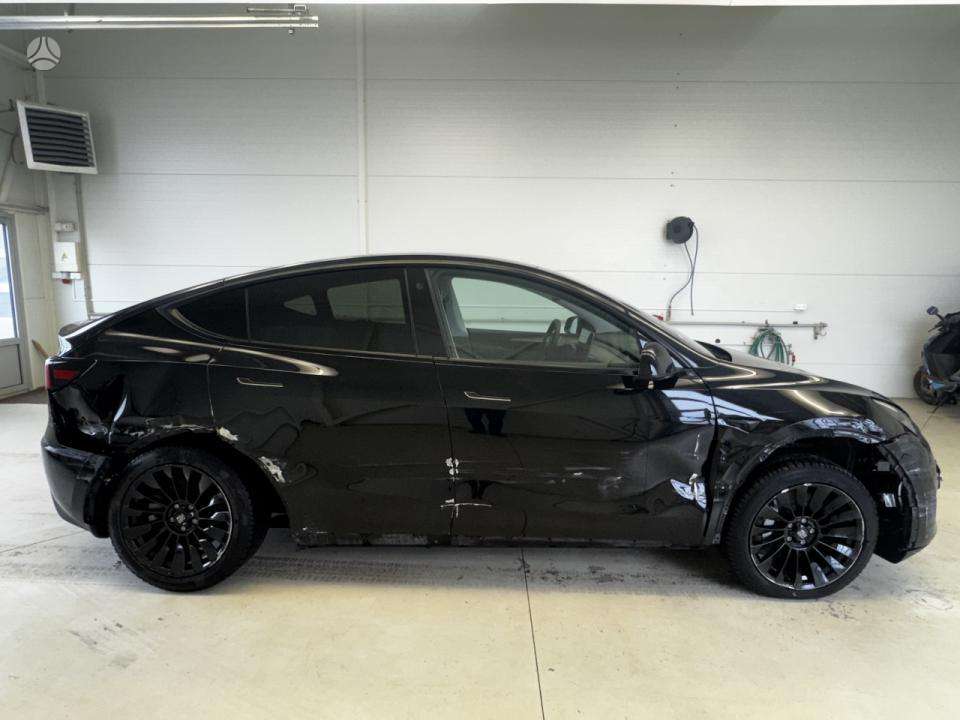 Tesla Model Y, 75 kWh, hatchback