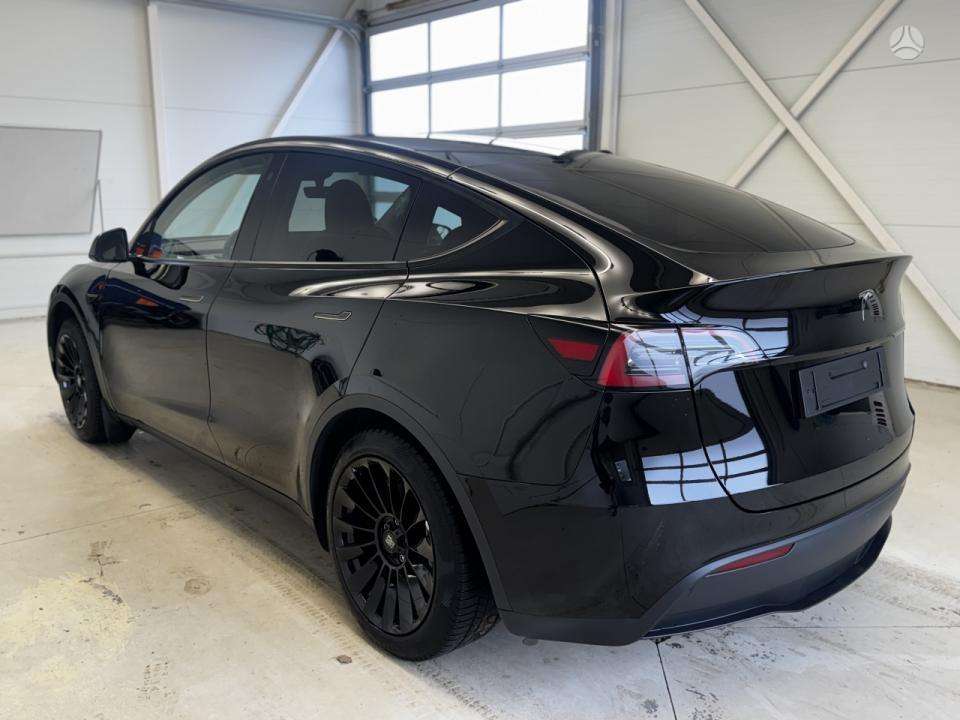 Tesla Model Y, 75 kWh, hatchback